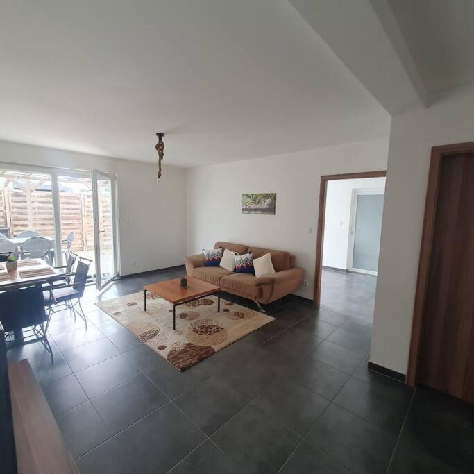 Bel Appartement Rez De Jardin Horbourg Bagian luar foto